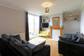 Lovely 3 bedroom house with free parking & garden